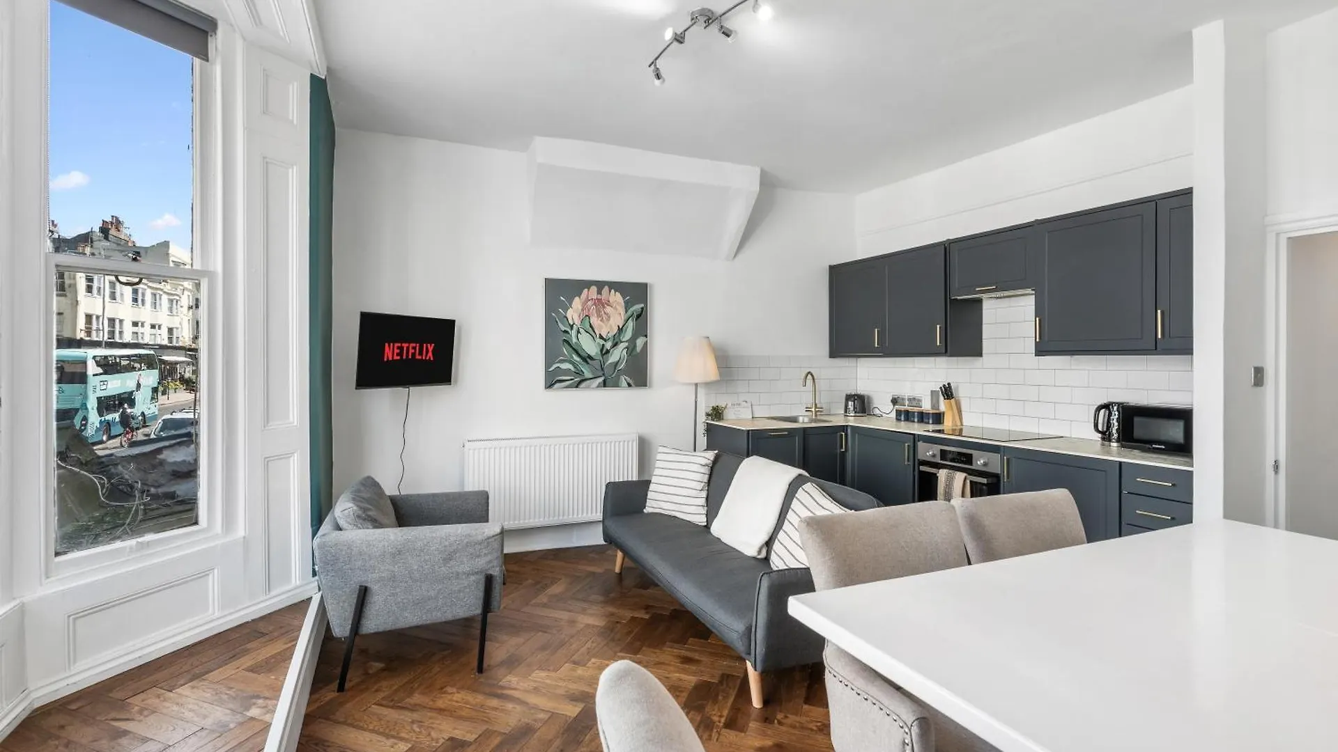 Apartment In Hove